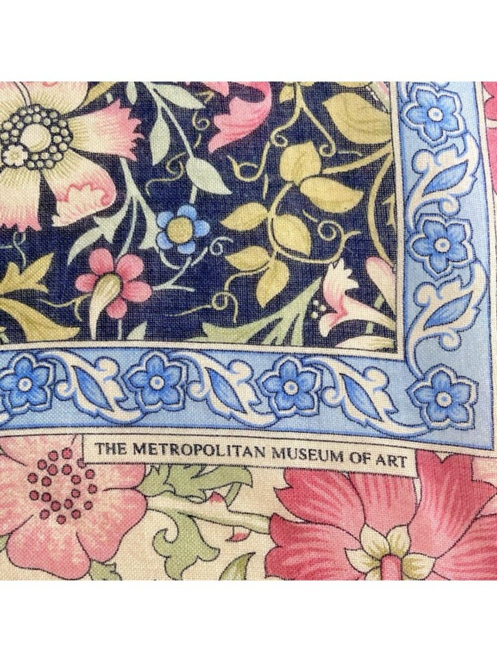 Metropolitan Museum of Art William Morris Compton Wool Silk Scarf Italy 45" READ - Picture 10 of 16